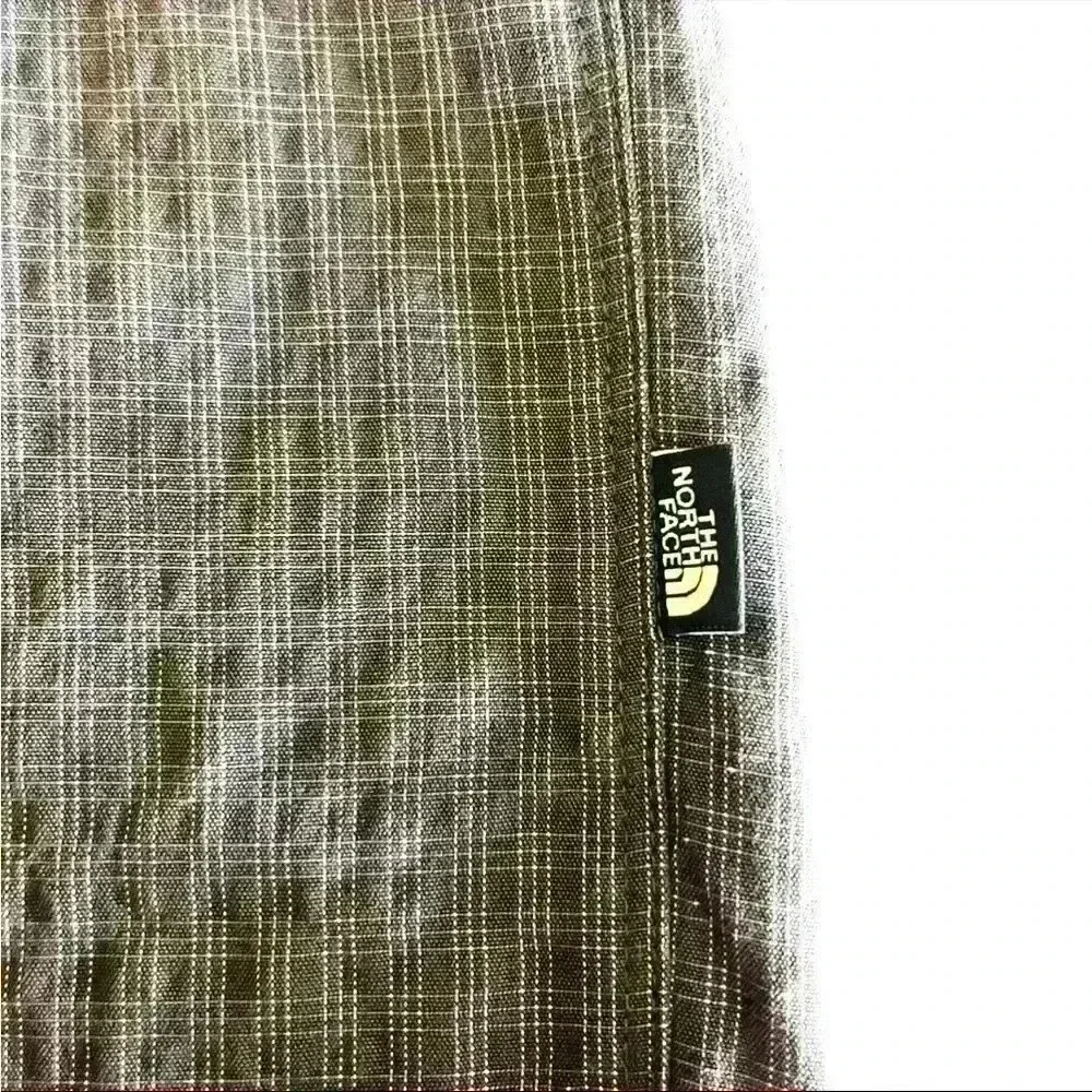 The North Face Gray‎ Plaid Outdoor Fishing Hiking Zip Pocket Button Shirt Size L